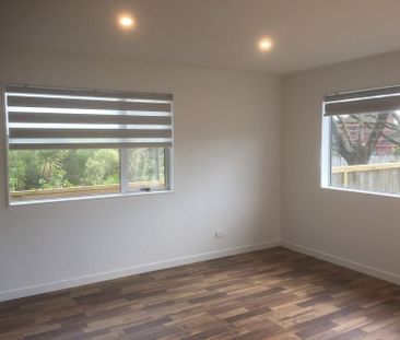 Beautiful spacious 2 bedroom on the best street - Photo 3