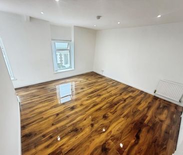 3 bedroom property to rent - Photo 1
