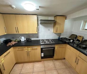 1 bedroom in a house share to rent - Photo 6