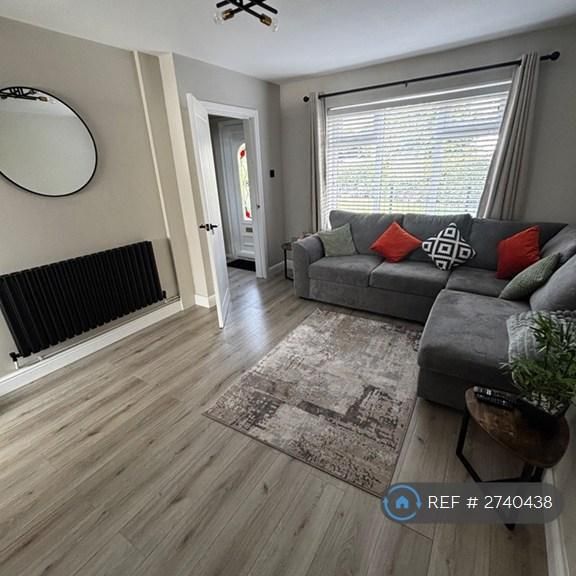 3 bedroom semi-detached house to rent - Photo 1