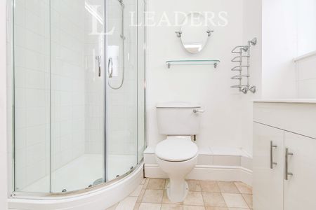 2 bedroom apartment to rent The Towers, Vista Road - Photo 5