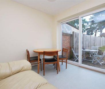 4 bedroom terraced house to rent - Photo 1