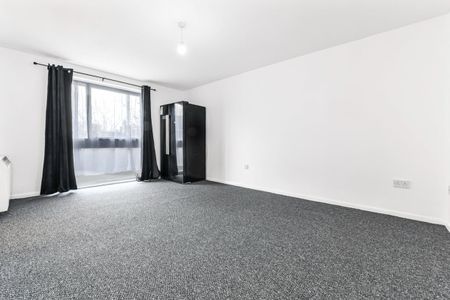 2 Bed Flat, Meads Court, E15 - Photo 2