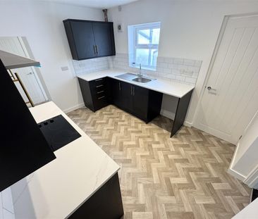 House - Terraced For Rent Avondale Road, Pentre - Photo 6