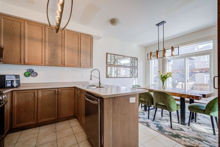 For Lease - 3486 Park Heights Way, Mississauga, Ontario - Photo 2