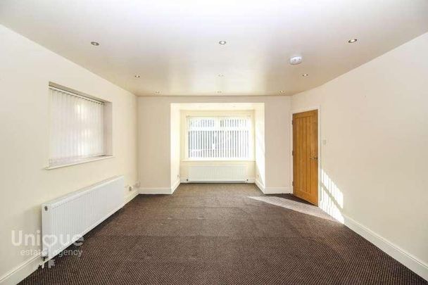 Midgeland Road, Blackpool, FY4 - Photo 1