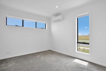 12 Pajaro Walk Clyde North VIC - Photo 4