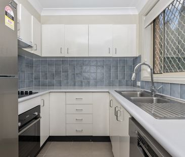 Street Facing Townhouse In Prime Location - Photo 6