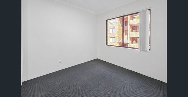 RENOVATED 2 BEDROOM UNIT WITH SPLIT AIR CONDITIONER - Photo 1