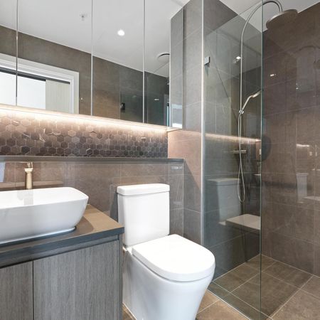 Rhodes Central Apartment With captivating Water Views - Photo 5