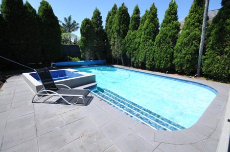 Neo-Georgian Canterbury Elegance! - Photo 5