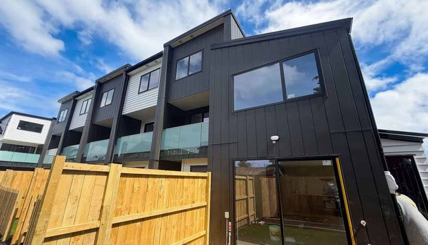 Stunning, Brand New 3-Bedroom Townhouses | Mangere - Photo 1