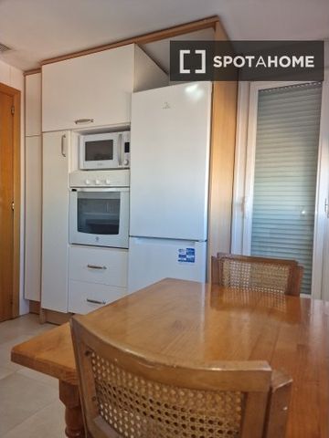 madrid, Community of Madrid 28045 - Photo 2