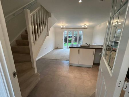 Terraced House to rent on - Photo 3