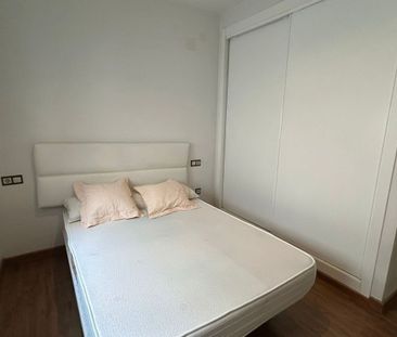 Piso de alquiler en Ensanche - Franciscanos - Photo 3