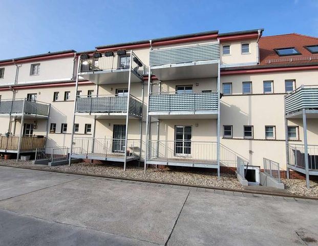 *** Schöne 2-Raum-Wohnung mit EBK und Garagenstellplatz in Schkeuditz zu vermieten *** - Photo 1