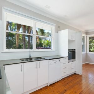 28 Park Avenue, Avalon Beach. - Photo 2