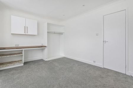 1 bedroom ground floor flat to rent - Photo 3