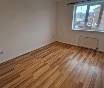 2 bedroom semi-detached house to rent - Photo 4