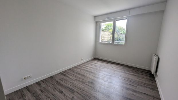 location Appartement T3 DE 69.9m² À PARIS - Photo 1