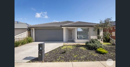 SPACIOUS FAMILY HOME WITH 2 LIVING AREAS, MINUTES TO DTC - Photo 5