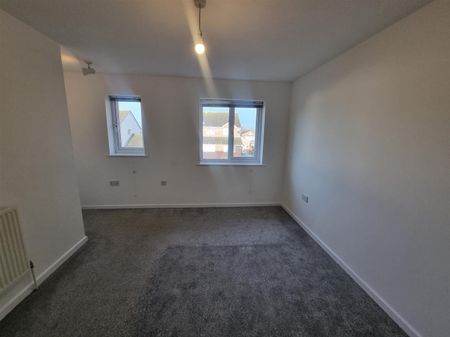 Colchester Close, Westbury-On-Severn - Photo 4