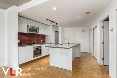 Condo in Downtown Vancouver, BC - Photo 4