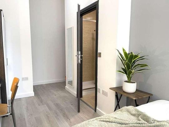 Priestgate, Peterborough, PE1 - Photo 1