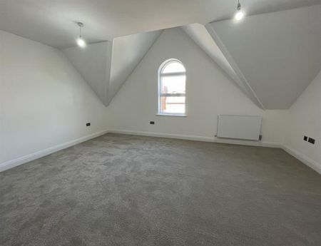 4 Bedroom Terraced To Let - Photo 3