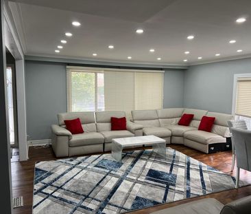 For Lease - 525 Cullen Avenue Unit# main floor only, Mississauga, O... - Photo 2