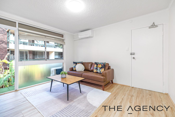 Tastefully Renovated, Sun-Kissed, Designer Two Bedroom, One Bathroom Plus A Large LUG Oasis In A Prime Location, Moments To Cafes, Shops And Station - Photo 1