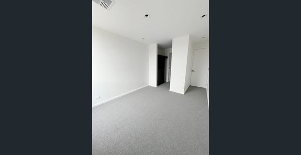 Stylish, Low-Maintenance Living on the City Fringe - Photo 1