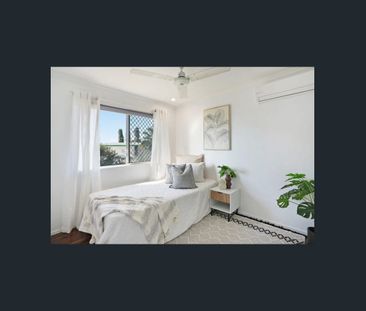 Perfect Family Home - Photo 2