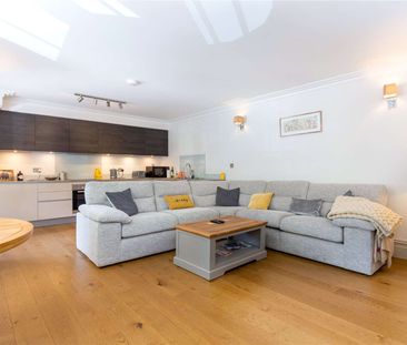 Contemporary two bedroom apartment close to The Pantiles and mainli... - Photo 3