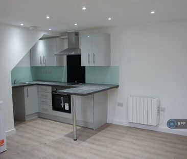 2 bedroom semi-detached house to rent - Photo 4