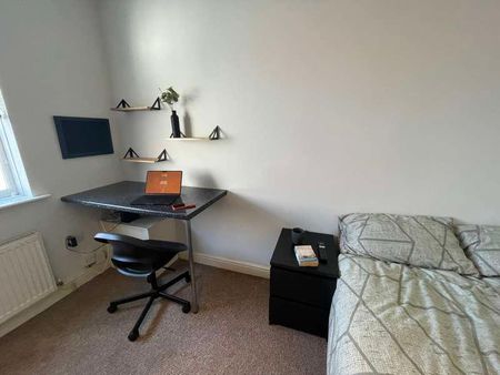 Wilson Street - Bed *price Reduction!!!* -available Now!, LN1 - Photo 5