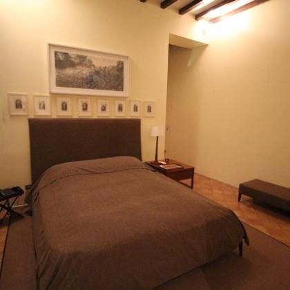 CENTER- FORUM: Beautifully furnished, modern and spacious 1 bedroom, 2 bath. Bright, silent, breathtaking views of monuments. Fully equipped kitchen, air conditioning, parquet floors, high ceilings, sunny and silent, walking distance to metro, all shops - Foto 3