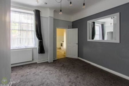 1 Bedroom - Photo 3