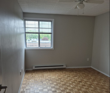 259 Dunlop Street West, Barrie - Photo 3