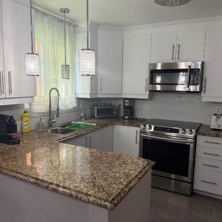 Grand appartement 4 chambres / 3 salles de bains - Photo 3