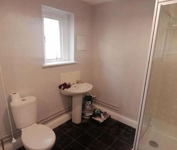 Colerne Drive, Hucclecote, Gloucester, Gloucestershire, GL3 - Photo 5