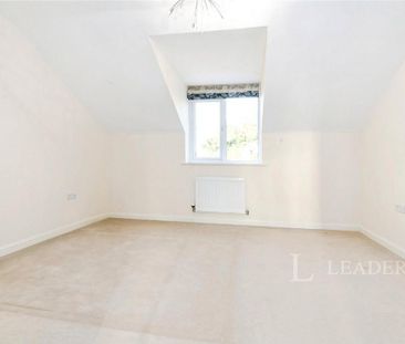 3 bedroom semi-detached house to rent - Photo 4