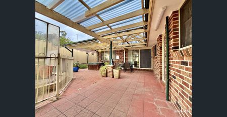 Spacious Family Home in a Quiet Cul-De-Sac Location... - Photo 4