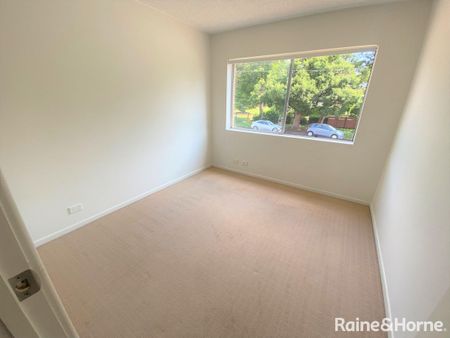 Prime Taringa Location - Walk to Everything You Need! - Photo 2