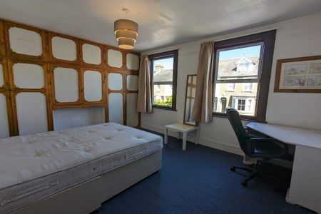 4 bedroom terraced house to rent - Photo 4