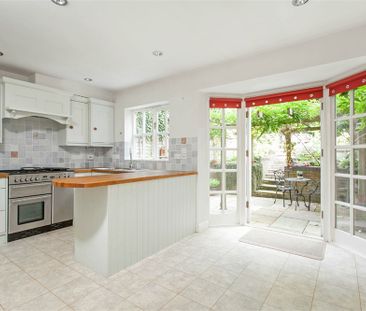 4 bedroom terraced house to rent - Photo 3