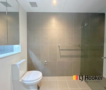 MODERN & SPACIOUS 2 BEDROOM + 2 BATHROOM APARTMENT WITH STUDY NOOK. - Photo 6