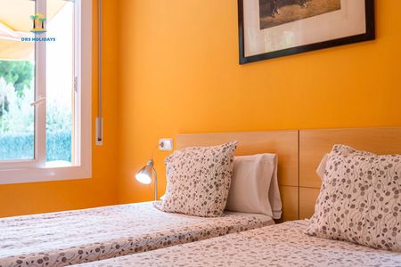 Casa o chalet de alquiler en Carrer Rosalia de Castro, 7, Roca Grossa - Photo 4