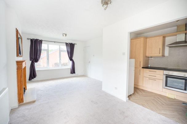 2 bedroom flat to rent - Photo 1