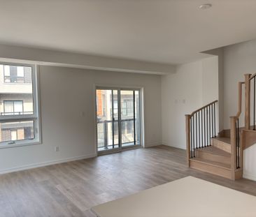 For Lease - 17 Lytham Green Circle Unit# 26, Newmarket, Ontario - Photo 1
